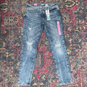 Levi Low-Rise Jeggings